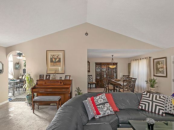 3rd image of 1595 Rock Springs Ln
