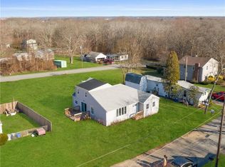 35 Farnum St, Tiverton, RI 02878