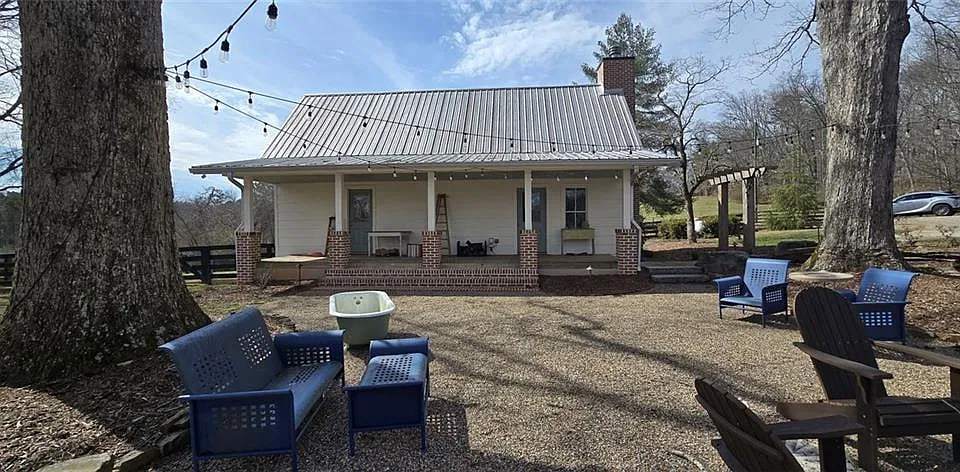 812 Bessie Ln