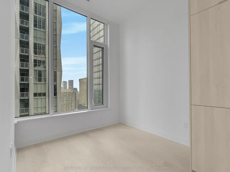 11 Yorkville Ave #3005 — Photo 16