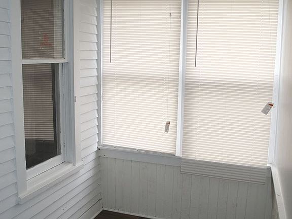 3rd image of 431 White Ave