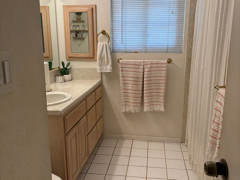 4066 Mount Vernon Ave — Photo 9