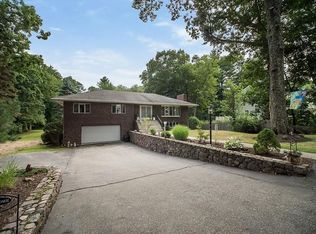 64 Pine Hill Rd, Lynnfield, MA 01940