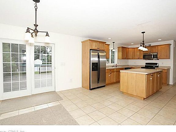 3rd image of 100 Gloria Ave
