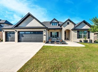 202 SW Highland Rd, Bentonville, AR 72712