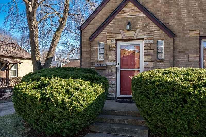 1st image of 1656 Oakwood Ave