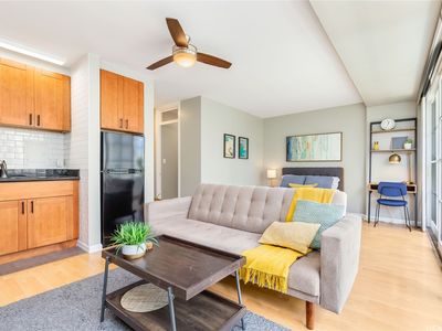 445 Kaiolu St #714, Honolulu, HI, 96825