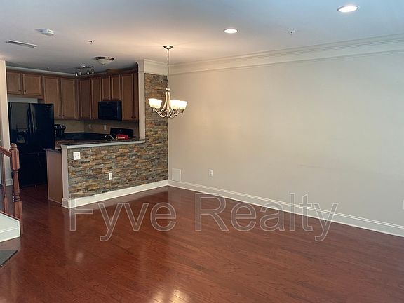 2nd image of 22948 Spicebush Dr