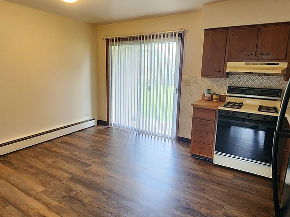 2nd image of 92 Pauline Dr APT 2