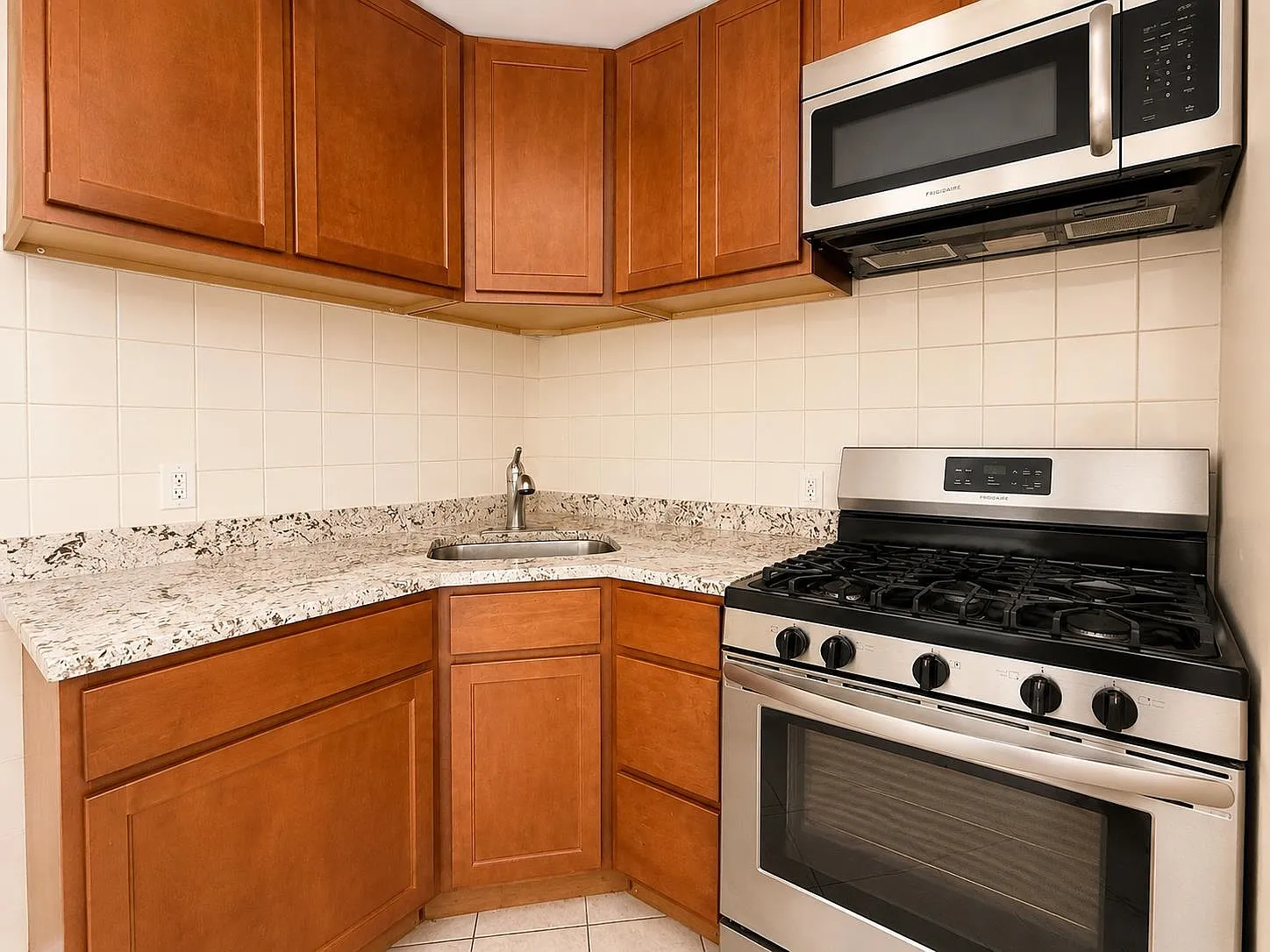 1 bed, 1.0 bath, $1,700 — Photo 4