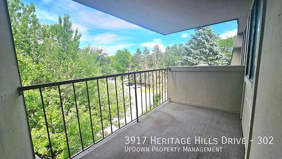 Well maintained 2-Bed 2-bath Oasis with Pool Access in Prime Bloomington Location 7-17 — Photo 4