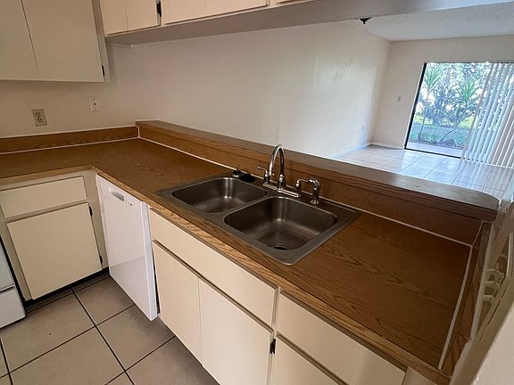 4th image of 1329 Moreland Dr #7