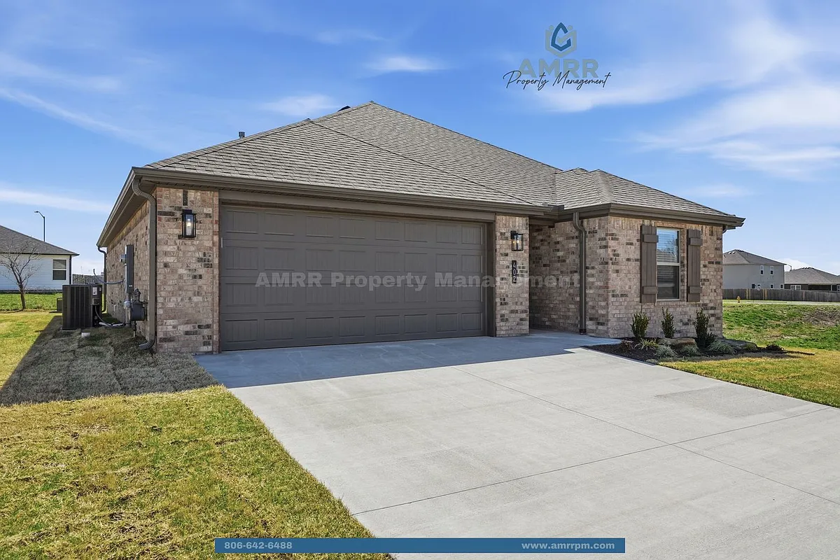Building Photo - 402 Cattleman Ln