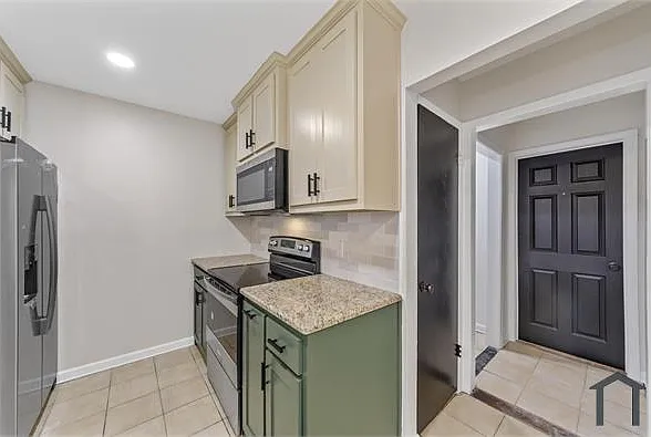3014 Patricia Ln — Photo 9