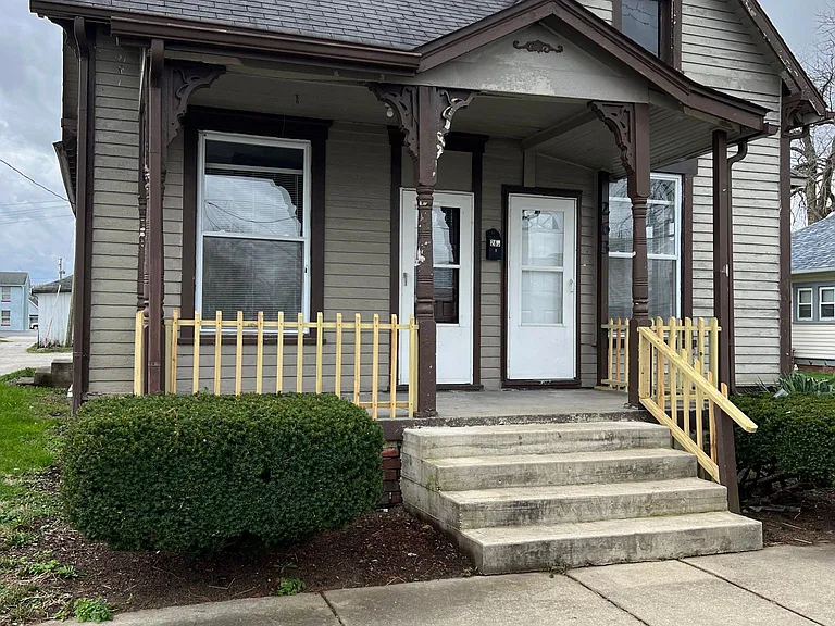 263 E Franklin St — Photo 1
