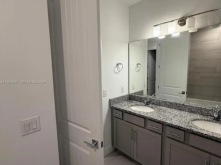 1255 Wadsworth St SE — Photo 16