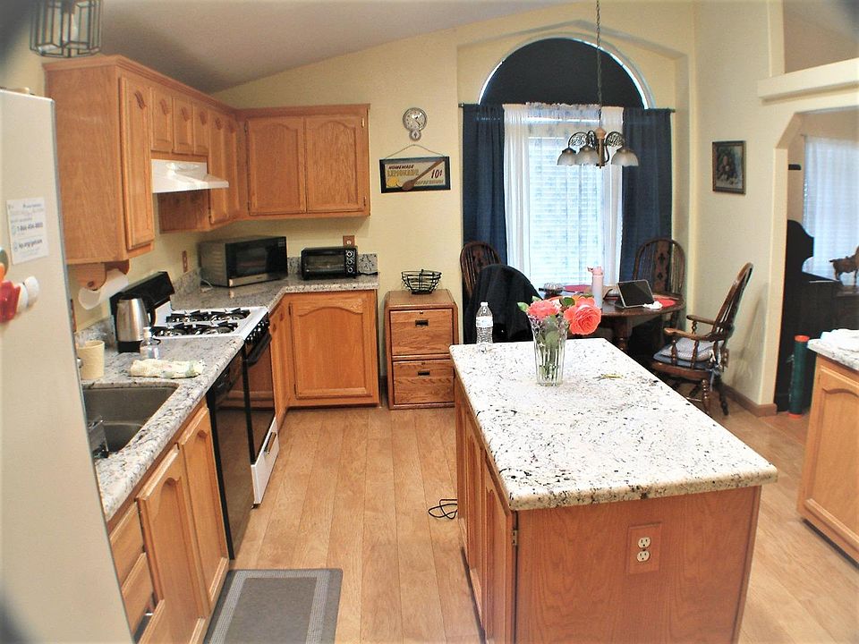 1st image of 3032 Oakbridge Dr #3032