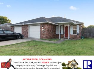 909 S Curtis Ave, Fayetteville, AR 72701