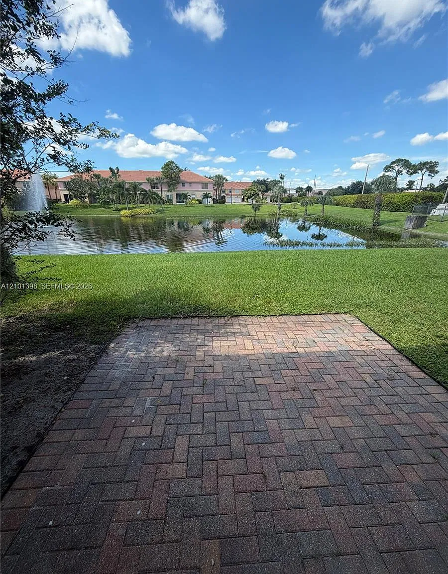 Seminole Palms — Photo 4
