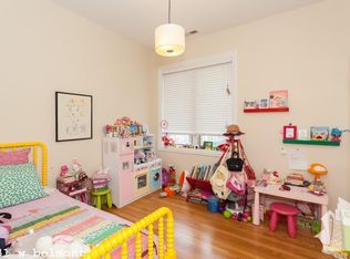 1031 W Belmont Ave #613, Chicago, IL 60657