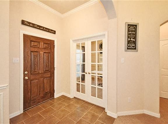 3rd image of 960 Mallory Dr