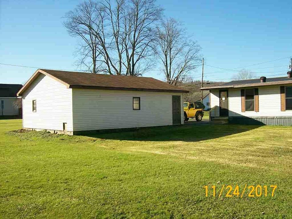 Back view of Garage & Trailer