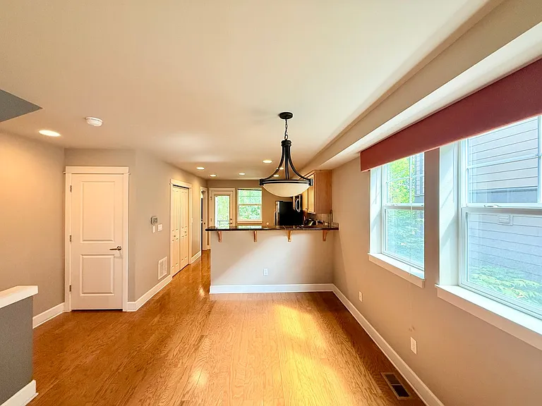 2706 SW Sylvan Heights Dr — Photo 3