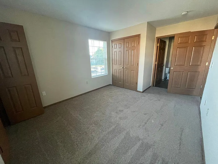 Duck Creek Apartments — Photo 38