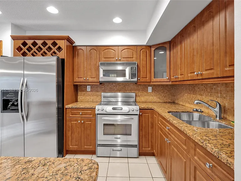 7811 SW 9th Ter — Photo 9