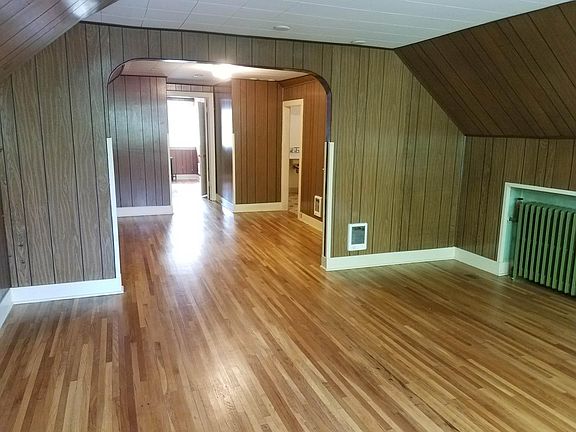 5th image of 602 1/2 E 23rd Ave