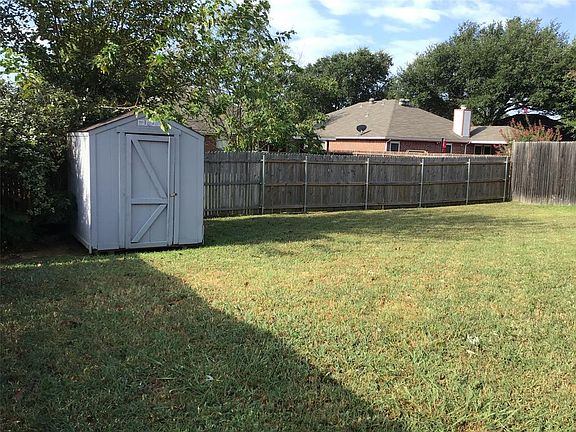 2nd image of 2804 Monthaven Dr