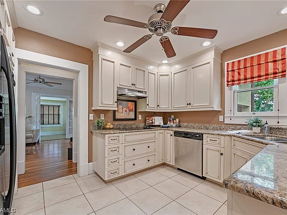 3rd image of 1441 Poinciana Ave