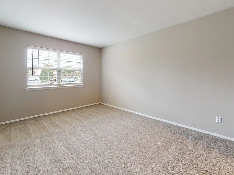 Renovated 1x1 Bedroom