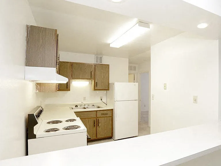 Kitchen with Breakfast Bar