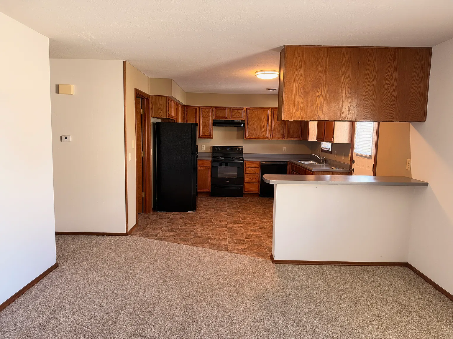 2 bed, 1000 sqft, $950 — Photo 1