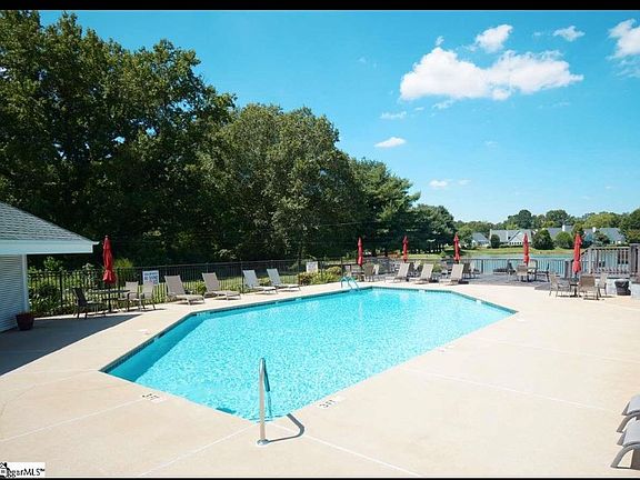 4th image of 9 Forest Lake Dr