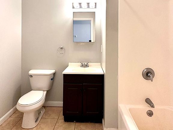 3rd image of 50 Franklin St APT 1013
