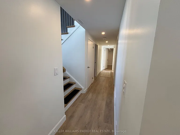 497 Wellington Main St — Photo 30