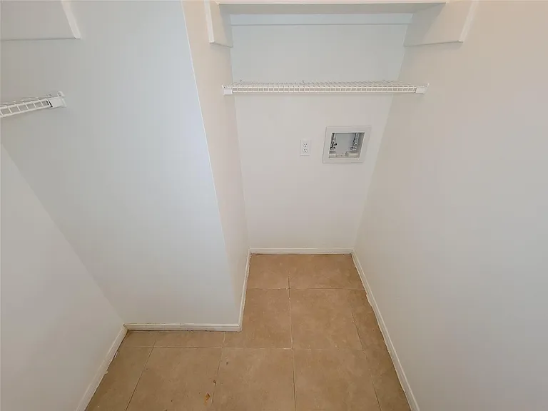 16807 Sussex Dr — Photo 25
