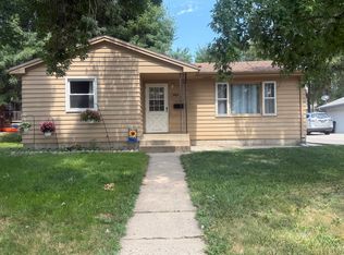 924 W 7th Ave, Mitchell, SD 57301