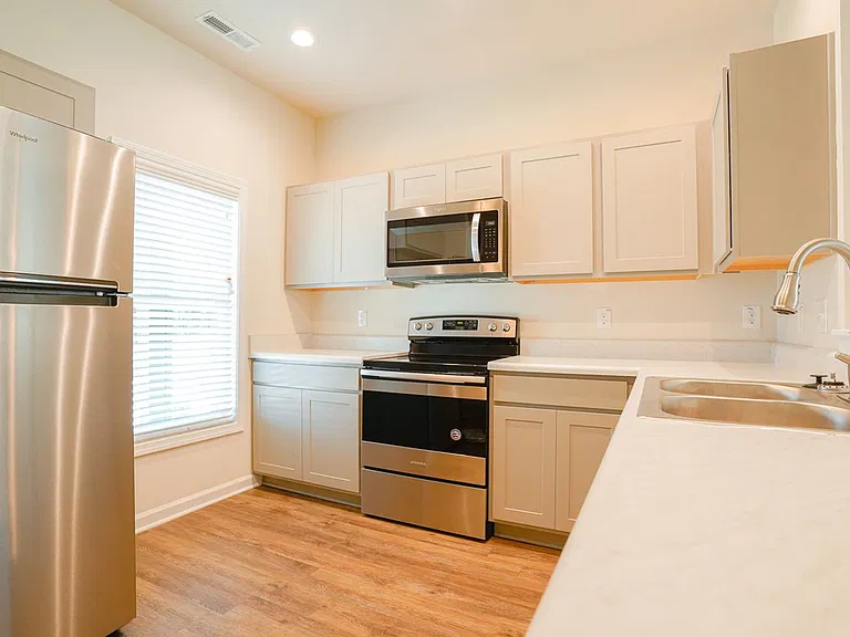 40 Zion Pl — Photo 3