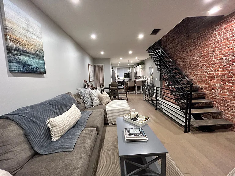 2230 Pierce St — Photo 3