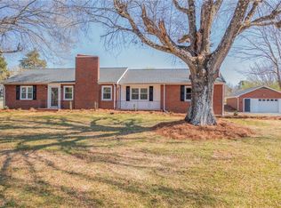 909 E King St, King, NC 27021