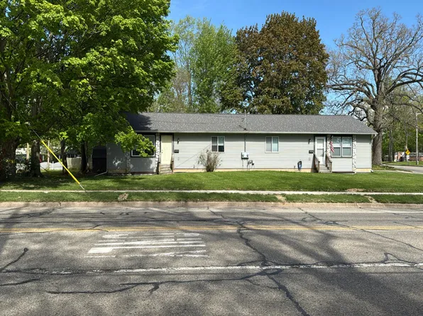 520 N Sherwood Ave, Plainwell, MI 49080
