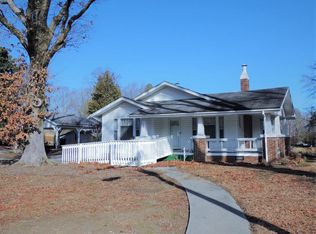 180 W Salisbury St, Robbins, NC 27325