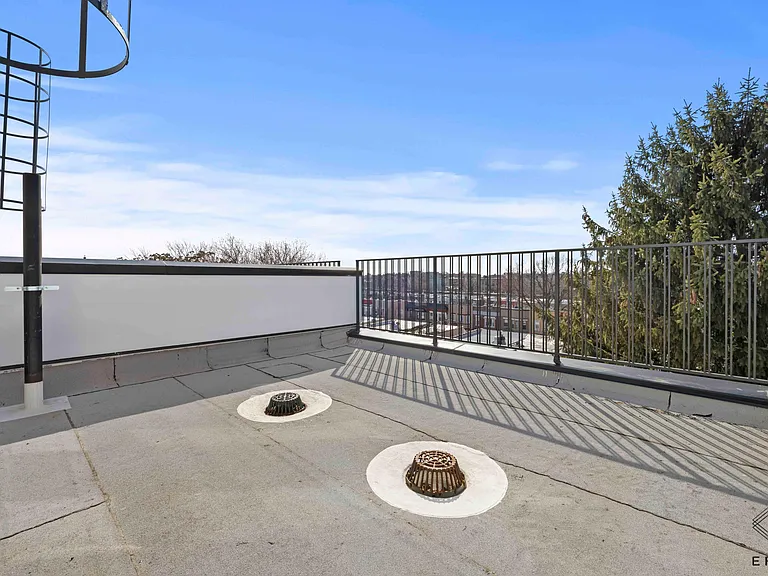 1118 Rogers Ave #3L — Photo 14