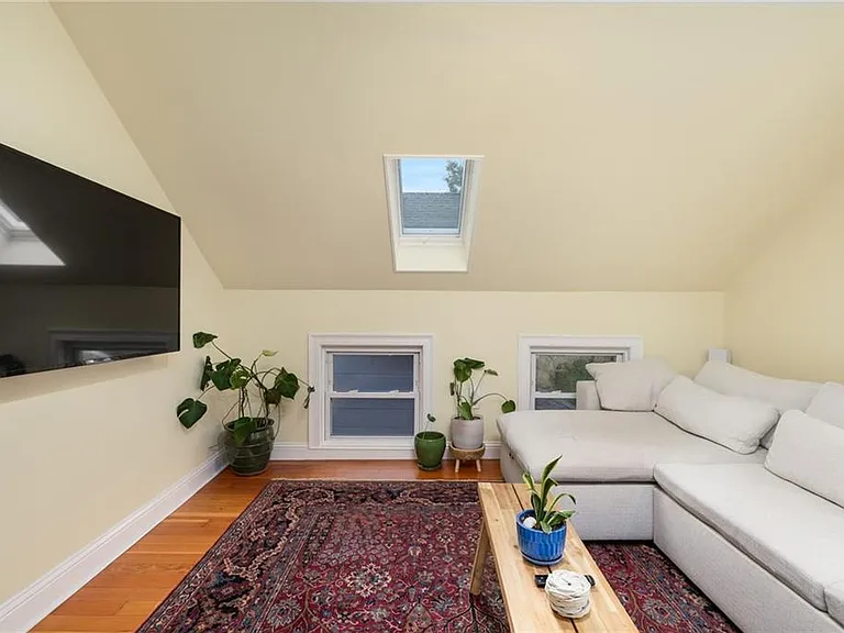510 Wickenden St #3 — Photo 15