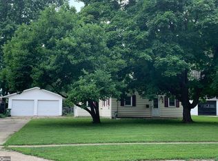 605 S Walnut St, Mount Pleasant, IA 52641