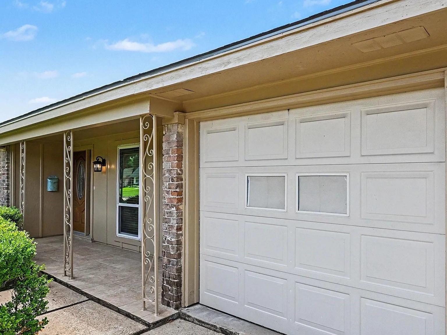 3 bed, 2.0 bath, 1428 sqft, $1,900 — Photo 3