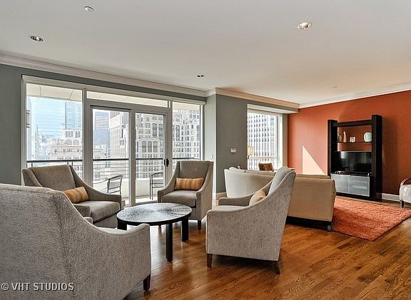 3rd image of 270 E Pearson St APT 1001